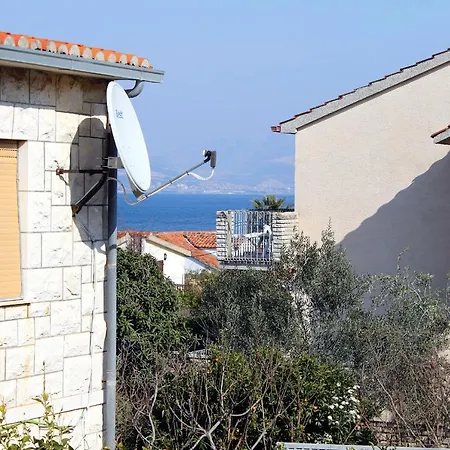 Apartamento By The Sea Arbanija, Ciovo - 6062 *